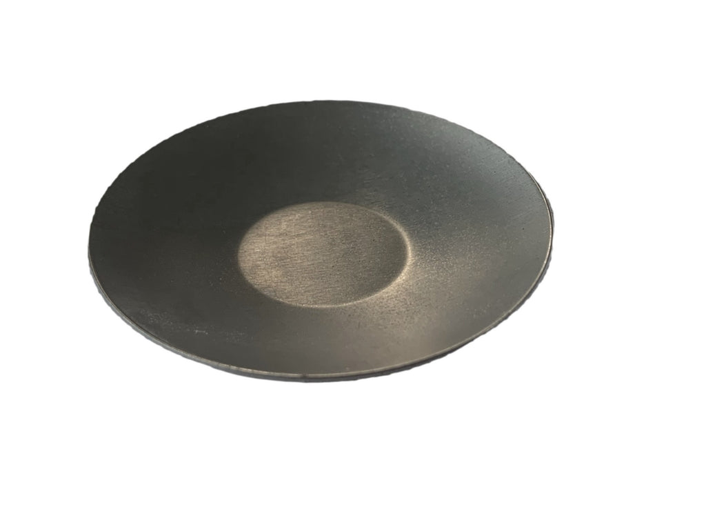 This candle tray holder has a smooth plain metal finish