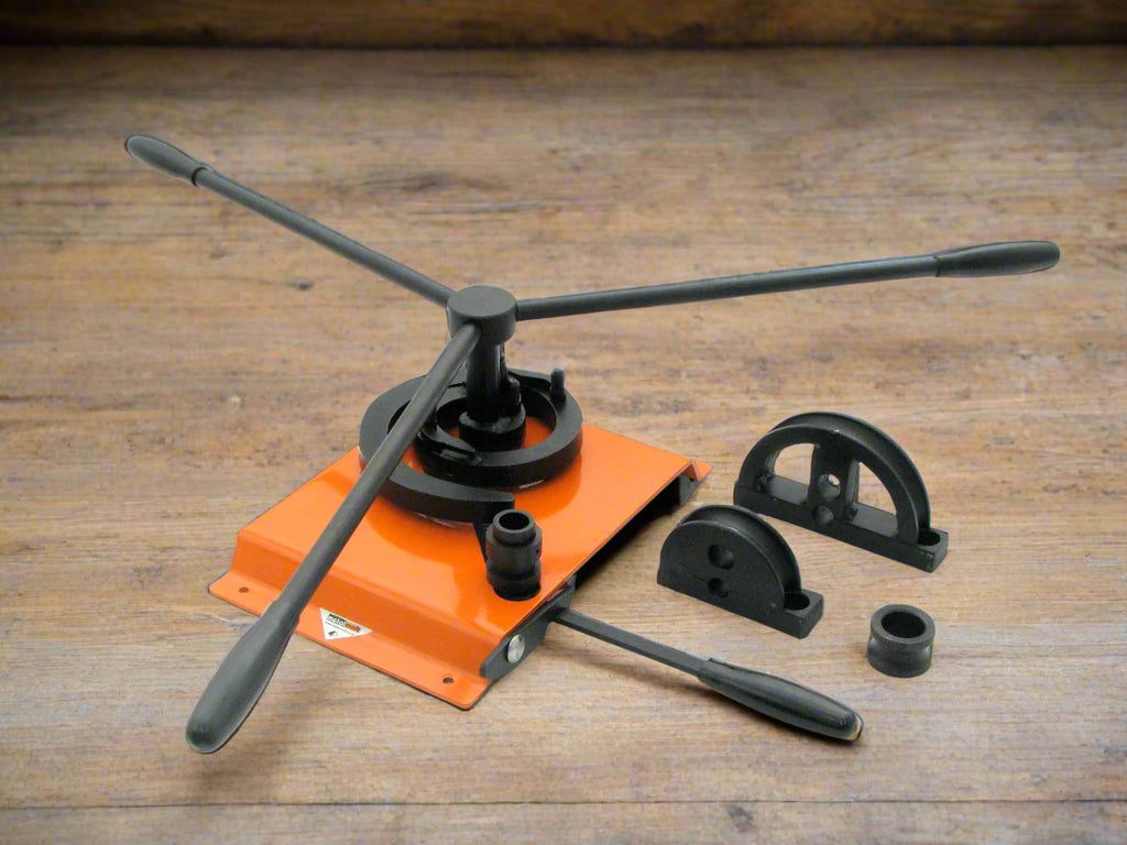 large scroll maker with parts to help with bending