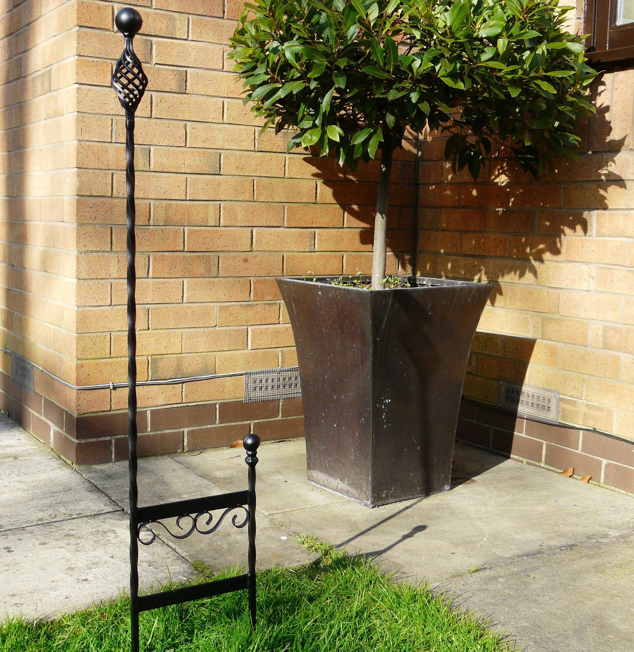 Metal Railing Types Traditional Railings - MCWR66 Slender Railing Top with Ball End ...