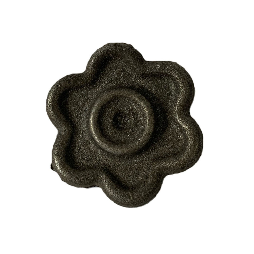 Small Metal Rosettes that make the ideal accompaniment to gates fencing and railings